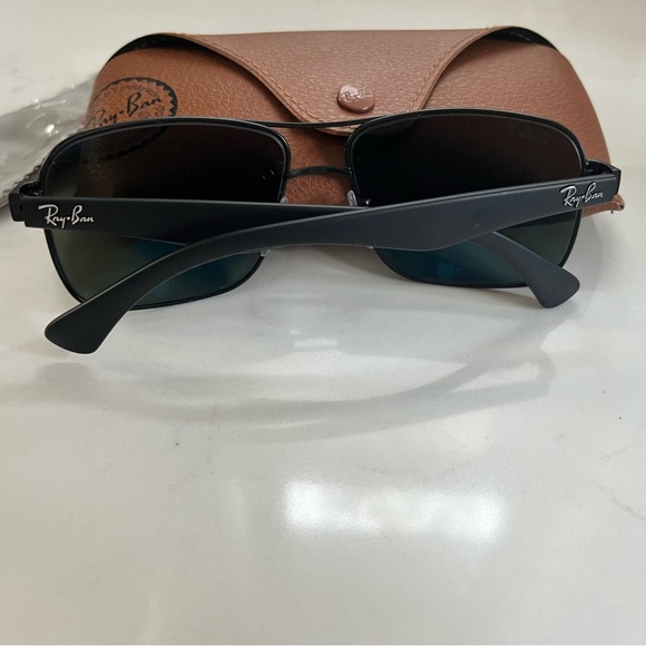 Ray Ban polarized EUC - Picture 5 of 6